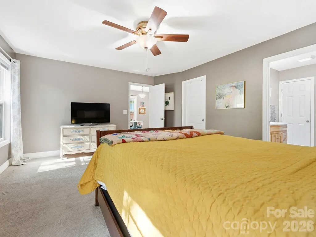 24 Hilldale Road Asheville NC 28803