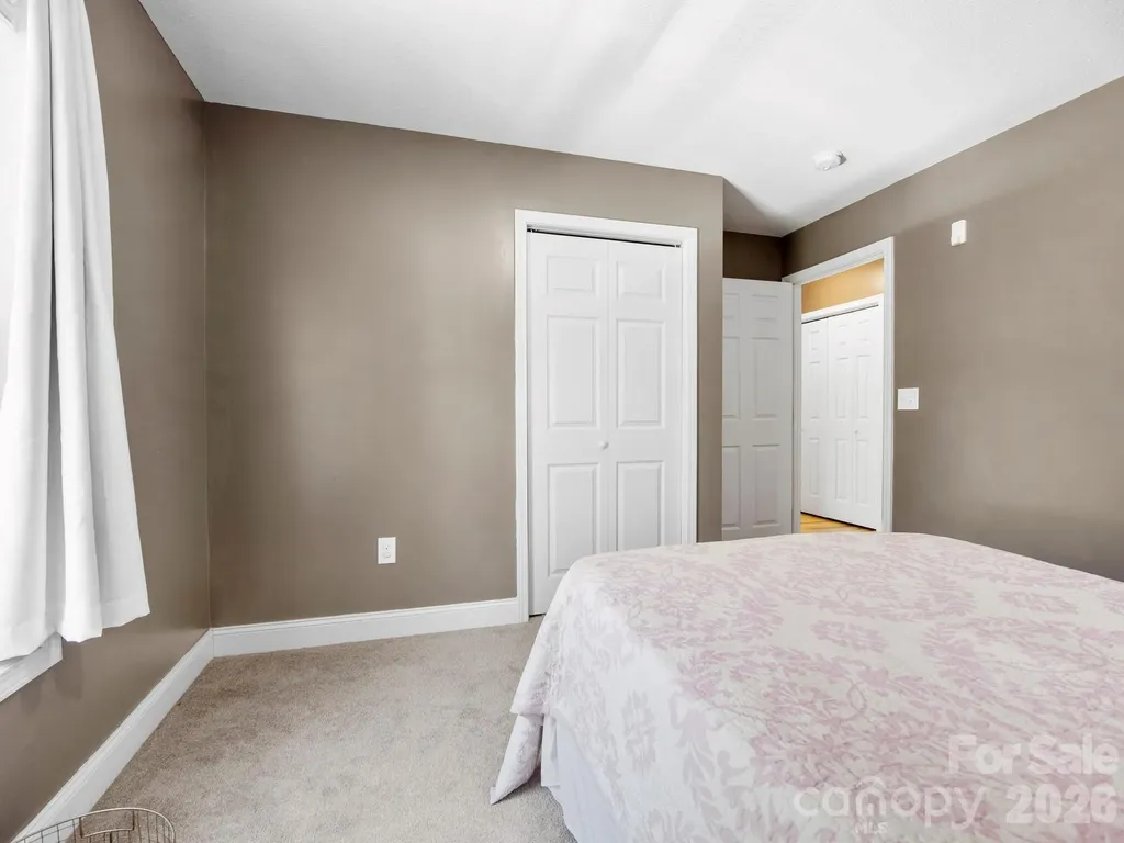 24 Hilldale Road Asheville NC 28803