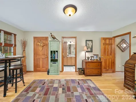 210 Shepard Way Burnsville NC 28714