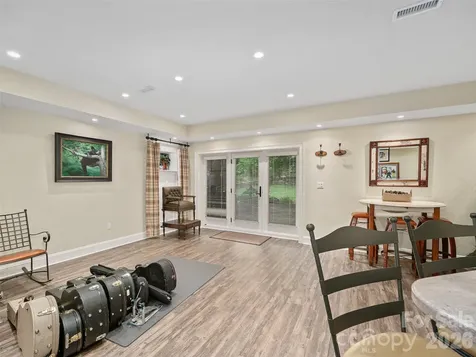 210 Shepard Way Burnsville NC 28714