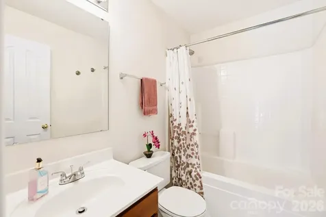 8842 Gerren Court Charlotte NC 28217