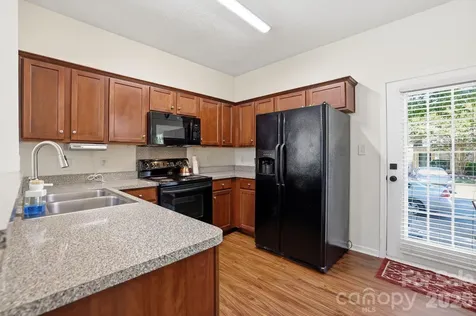 8842 Gerren Court Charlotte NC 28217