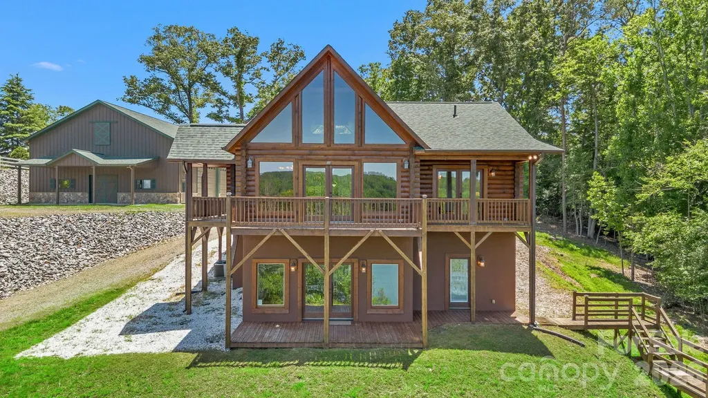 318 Heron Point Drive Wilkesboro NC 28697