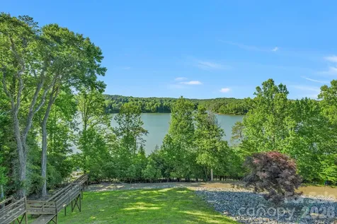 318 Heron Point Drive Wilkesboro NC 28697