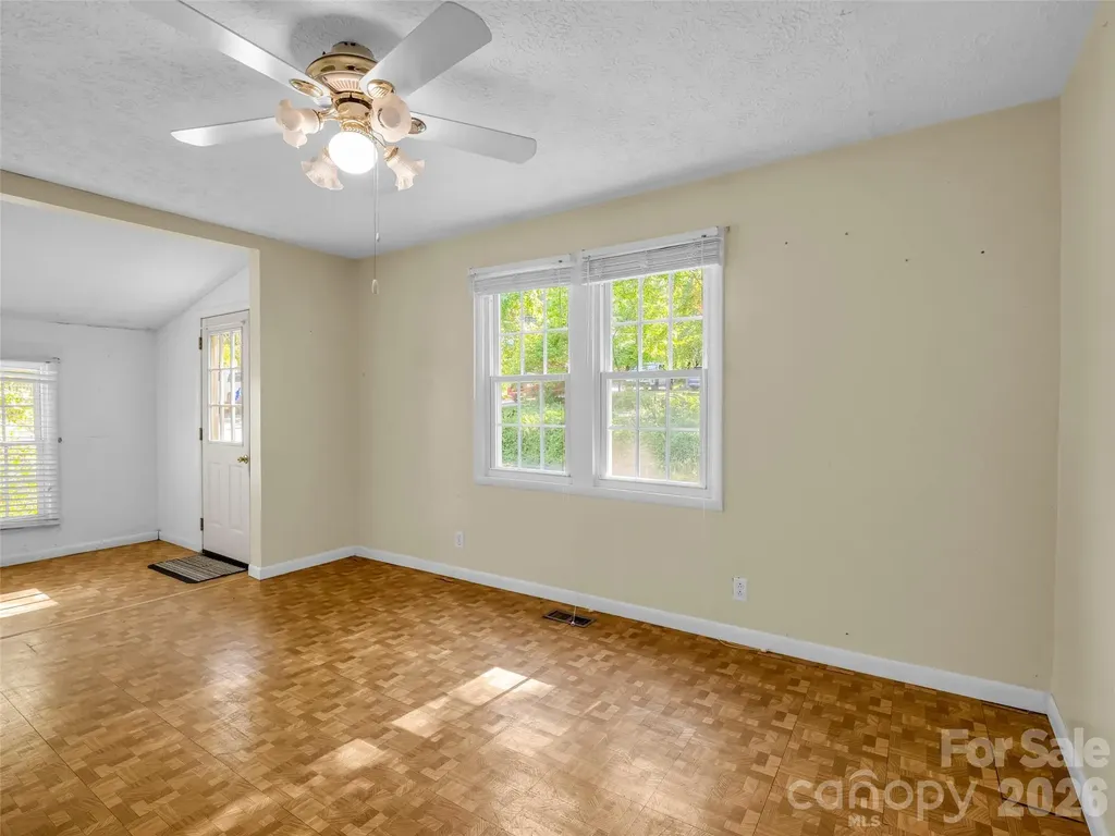 315 Alabama Avenue Hendersonville NC 28739