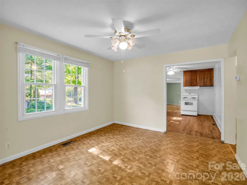 315 Alabama Avenue Hendersonville NC 28739
