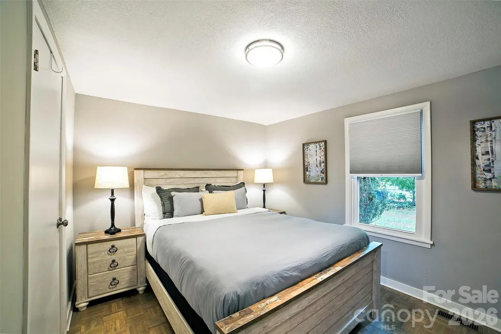 22 Glenview Place Arden NC 28704