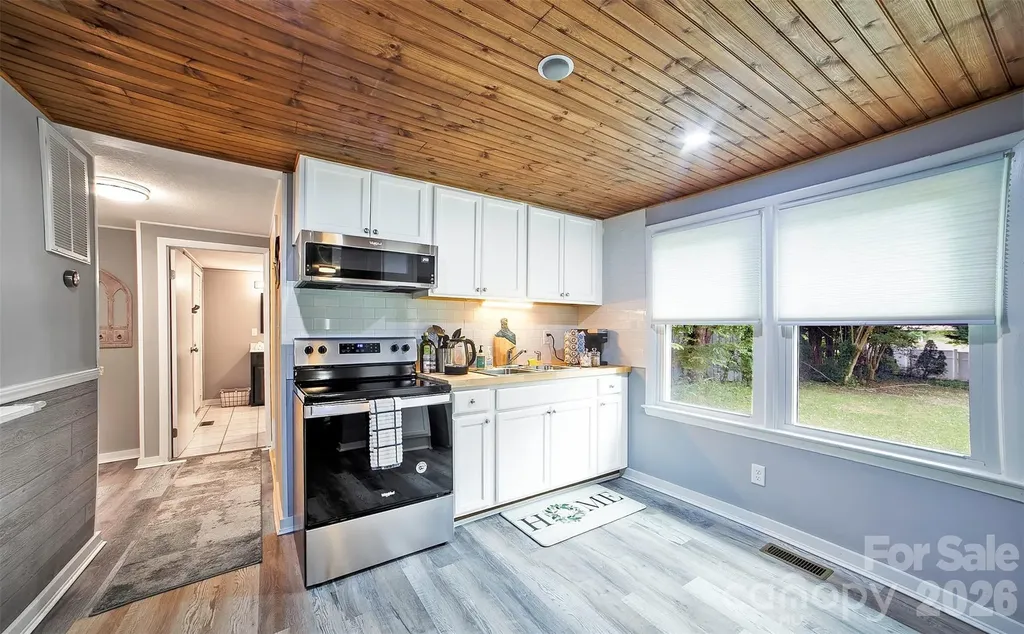 22 Glenview Place Arden NC 28704