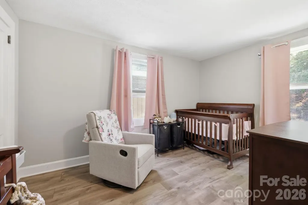 197 Mulberry Street Clyde NC 28721