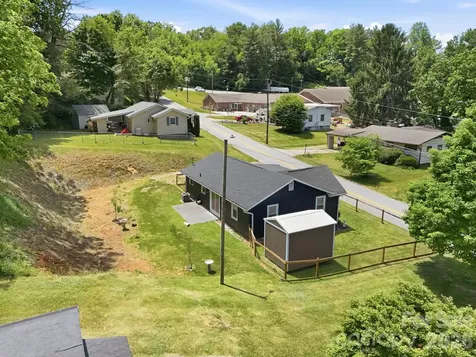 197 Mulberry Street Clyde NC 28721