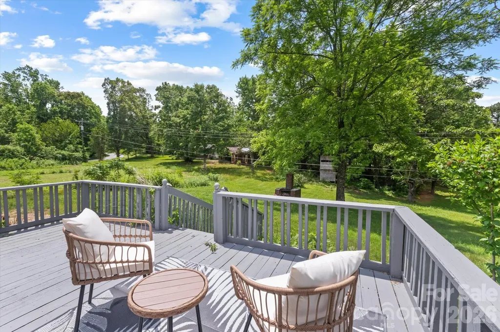 1323 Locust Grove Road Hendersonville NC 28792