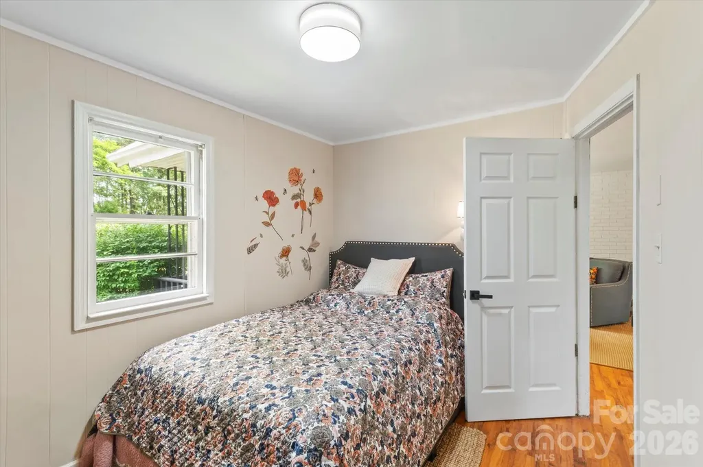 1323 Locust Grove Road Hendersonville NC 28792