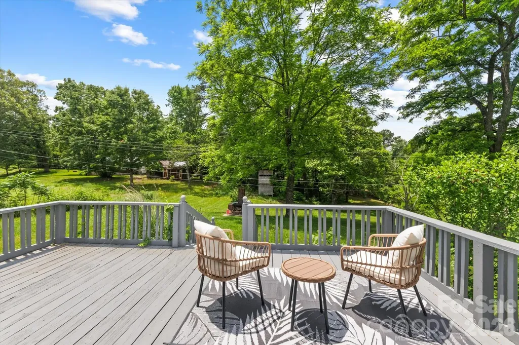 1323 Locust Grove Road Hendersonville NC 28792