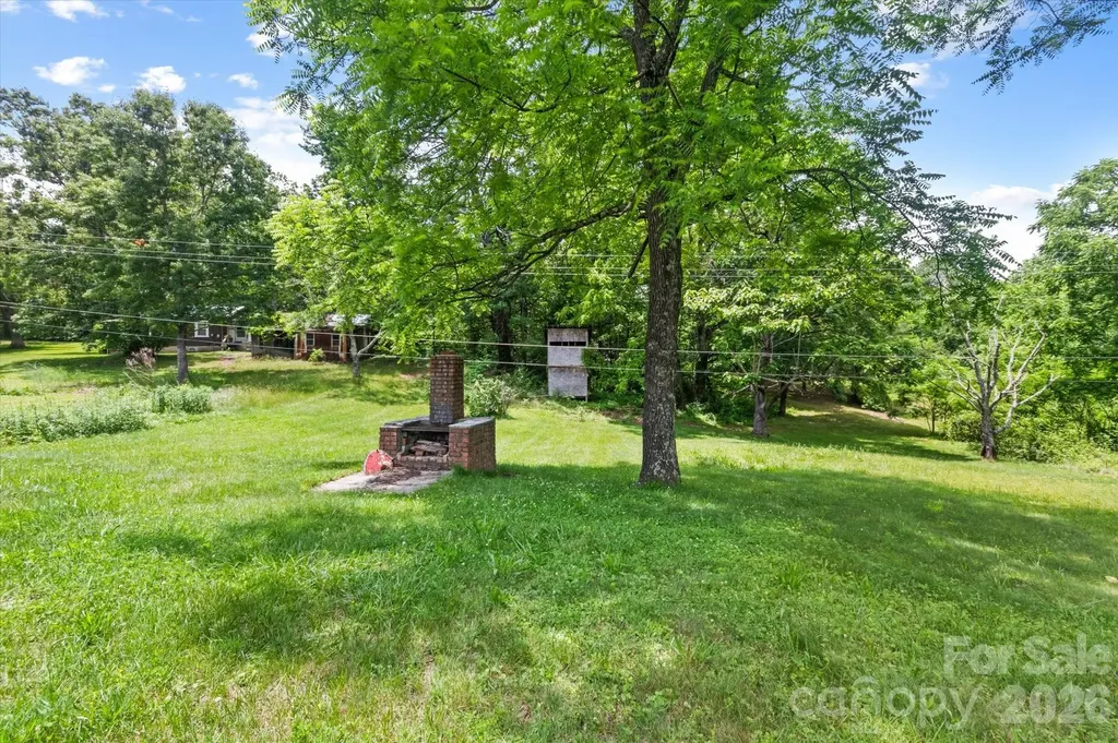 1323 Locust Grove Road Hendersonville NC 28792