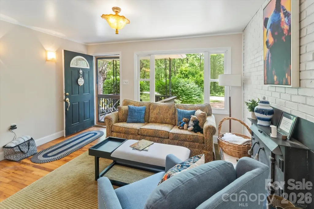 1323 Locust Grove Road Hendersonville NC 28792