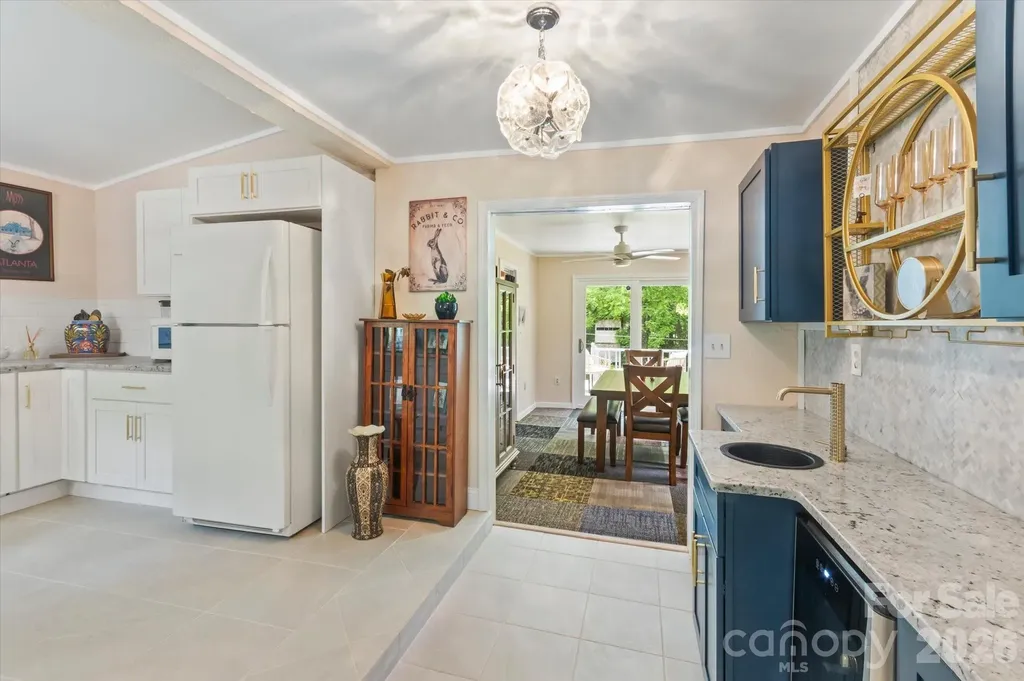 1323 Locust Grove Road Hendersonville NC 28792