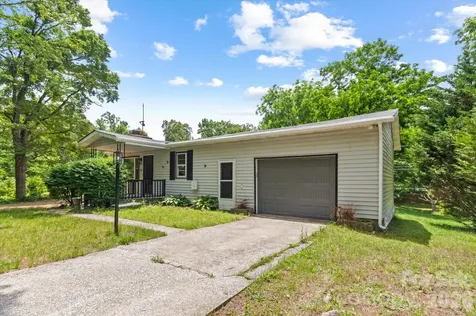1323 Locust Grove Road Hendersonville NC 28792
