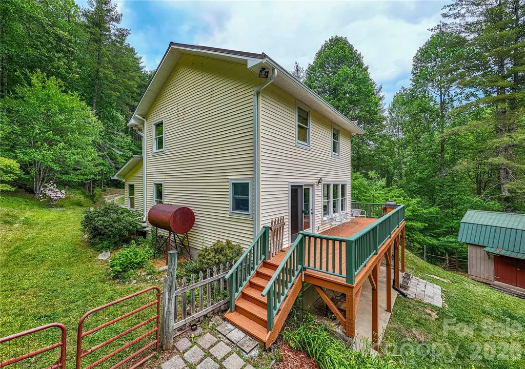 658 Tilley Creek Road Cullowhee NC 28723