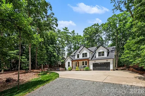 8208 New Town Road Waxhaw NC 28173
