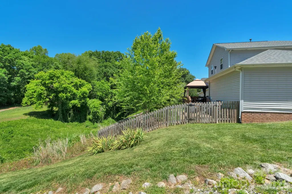 107 Howe Street Belmont NC 28012