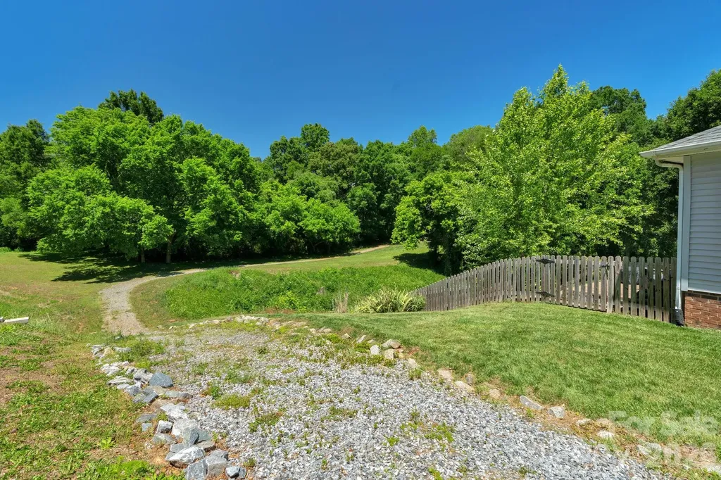 107 Howe Street Belmont NC 28012