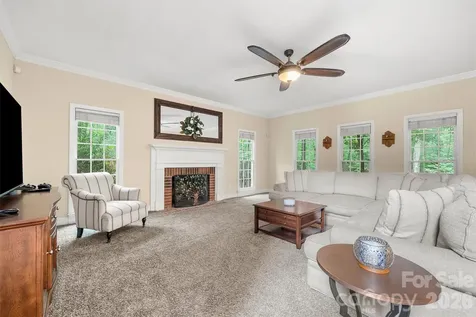 5501 Providence Glen Road Charlotte NC 28270