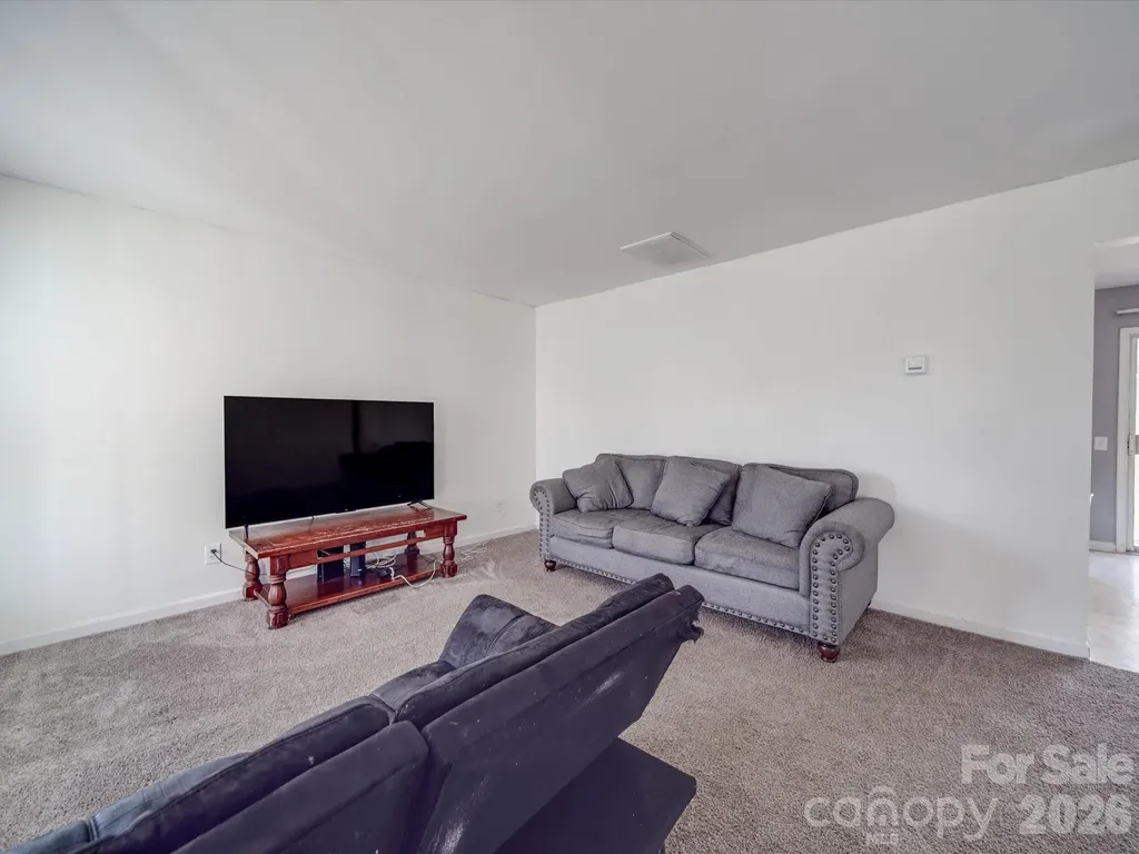 5414 Peachwood Drive Charlotte NC 28216