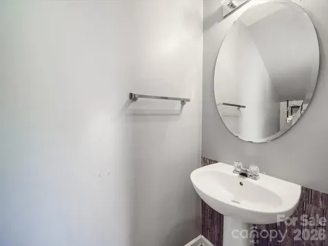 5414 Peachwood Drive Charlotte NC 28216