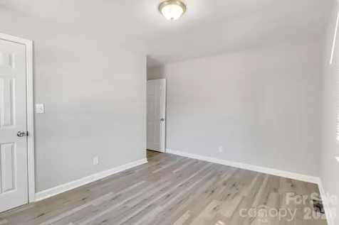 3637 Glenville Avenue Charlotte NC 28215