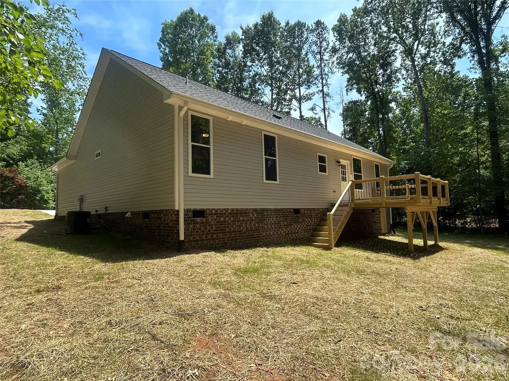 530 Oakwood Circle Lexington NC 27295