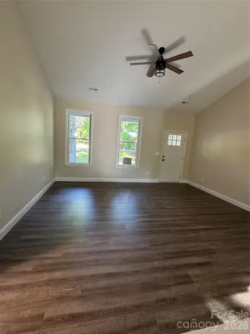 530 Oakwood Circle Lexington NC 27295