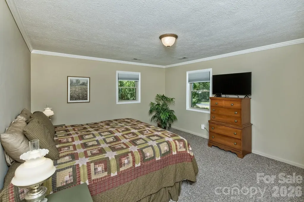 29 S Greenwood Forest Drive Etowah NC 28729