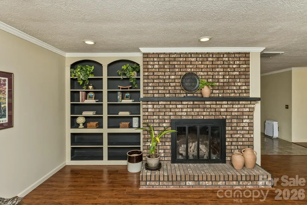 29 S Greenwood Forest Drive Etowah NC 28729