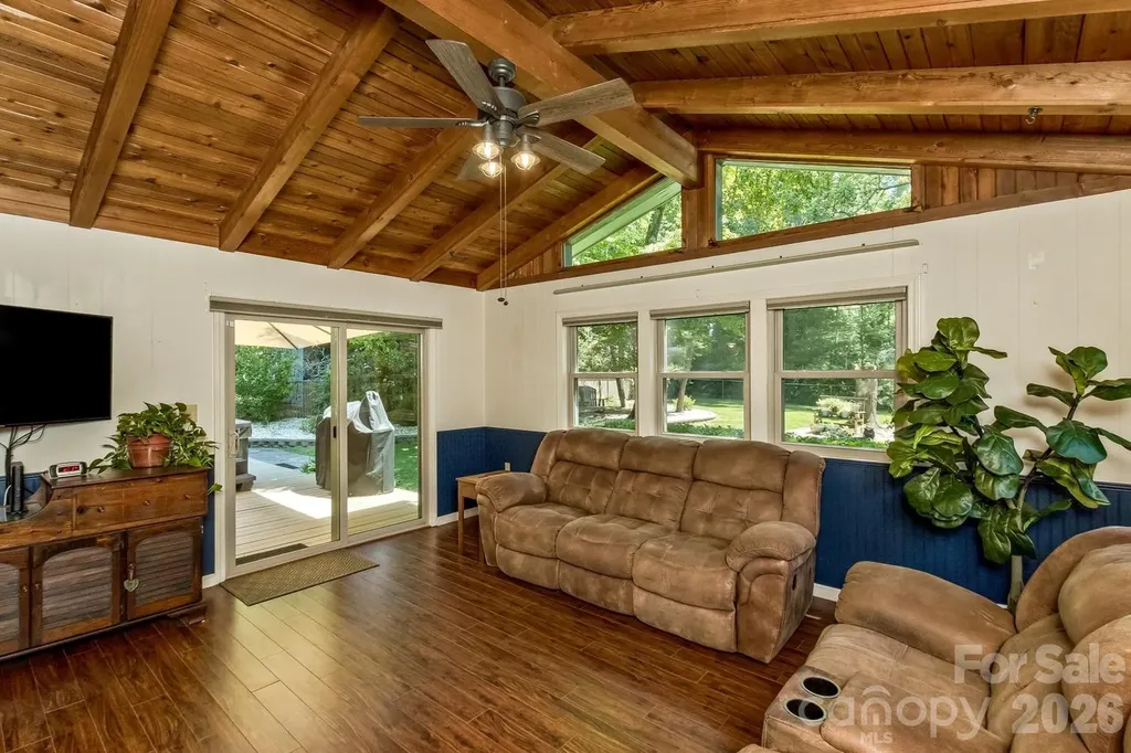 29 S Greenwood Forest Drive Etowah NC 28729