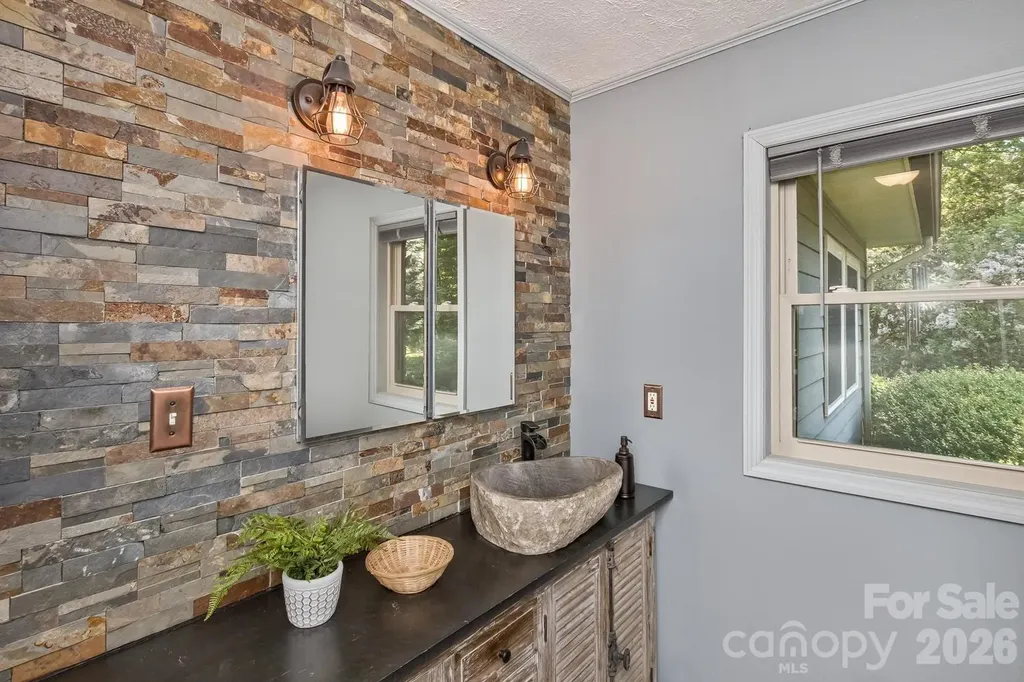 29 S Greenwood Forest Drive Etowah NC 28729
