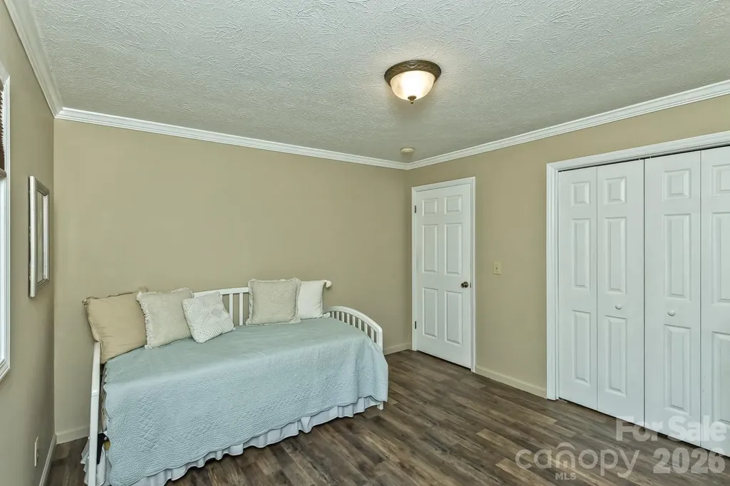 29 S Greenwood Forest Drive Etowah NC 28729