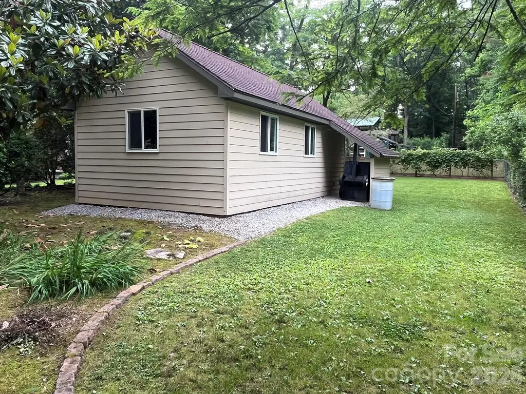 29 S Greenwood Forest Drive Etowah NC 28729