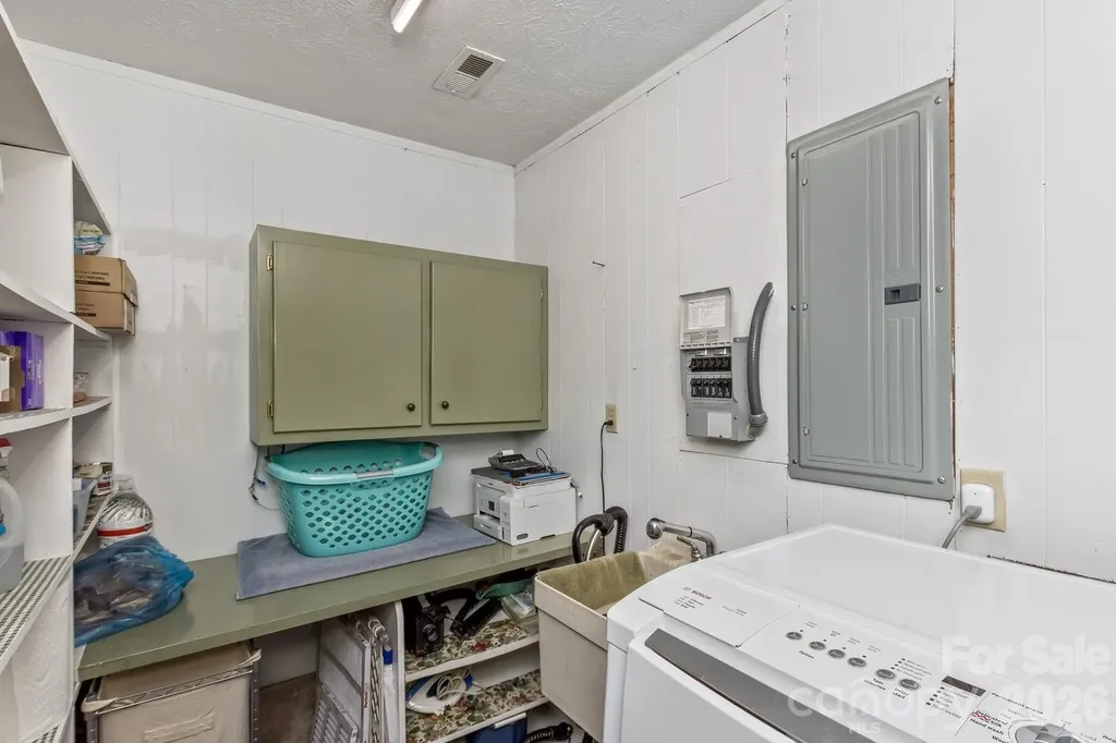 29 S Greenwood Forest Drive Etowah NC 28729
