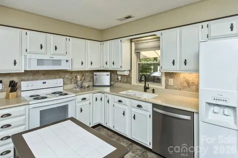 29 S Greenwood Forest Drive Etowah NC 28729
