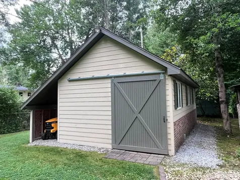 29 S Greenwood Forest Drive Etowah NC 28729