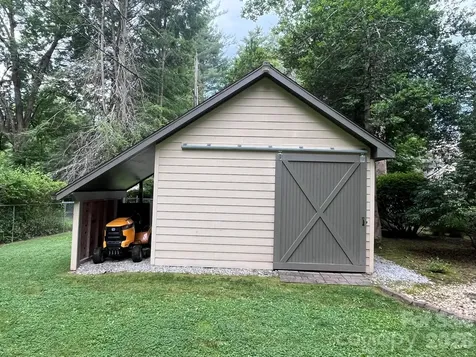 29 S Greenwood Forest Drive Etowah NC 28729