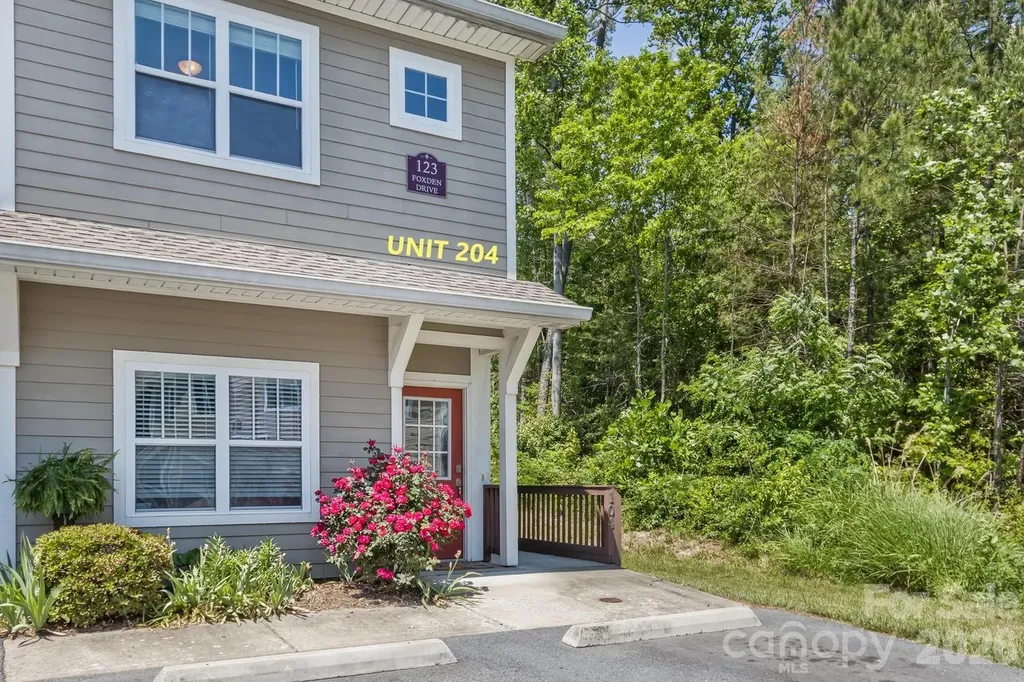 123 Foxden Drive Fletcher NC 28732