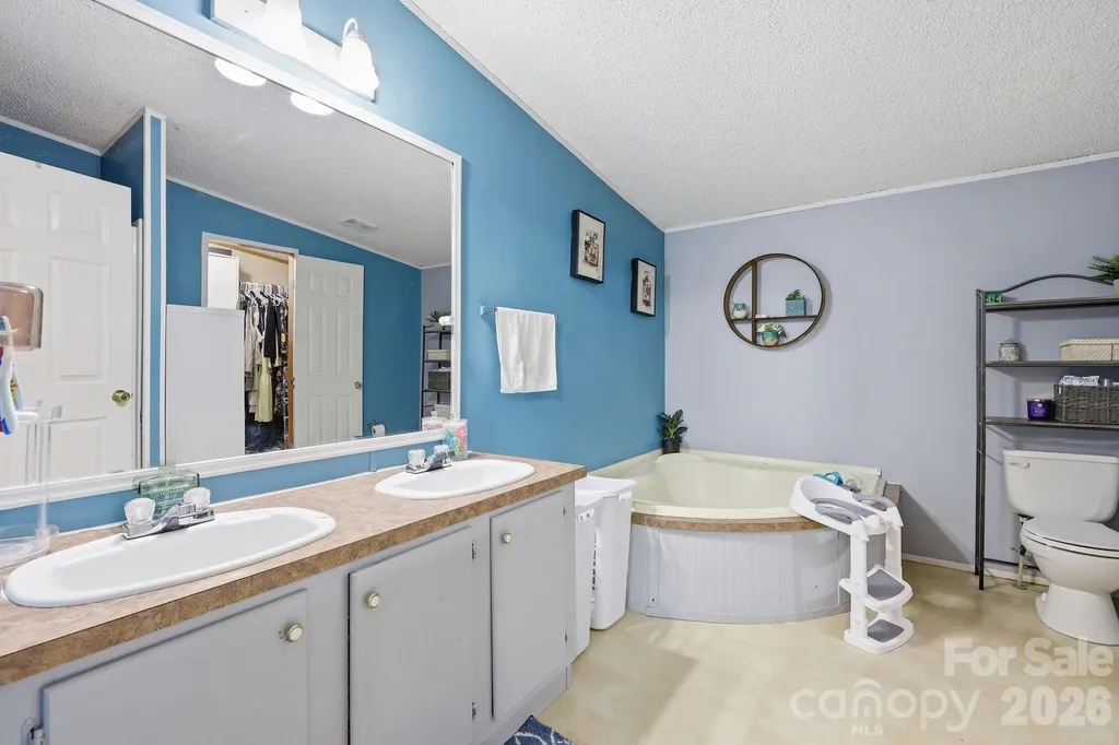 405 Gray Court Asheville NC 28806