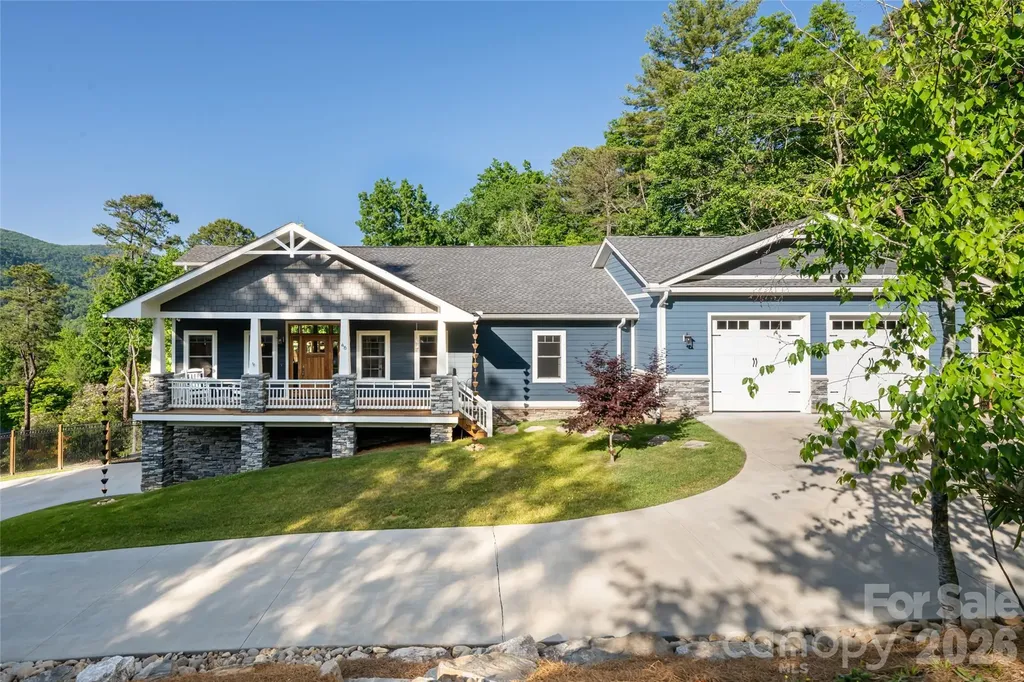 46 Nuthatch Court Fairview NC 28730