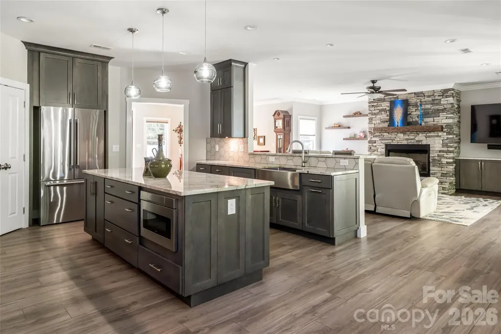 46 Nuthatch Court Fairview NC 28730