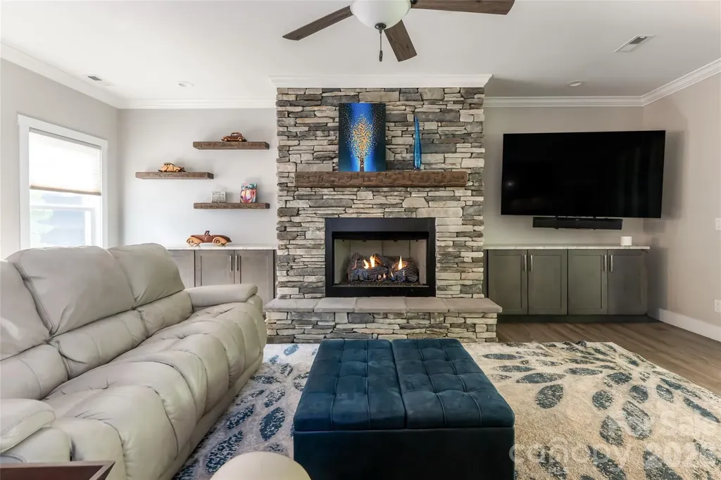 46 Nuthatch Court Fairview NC 28730