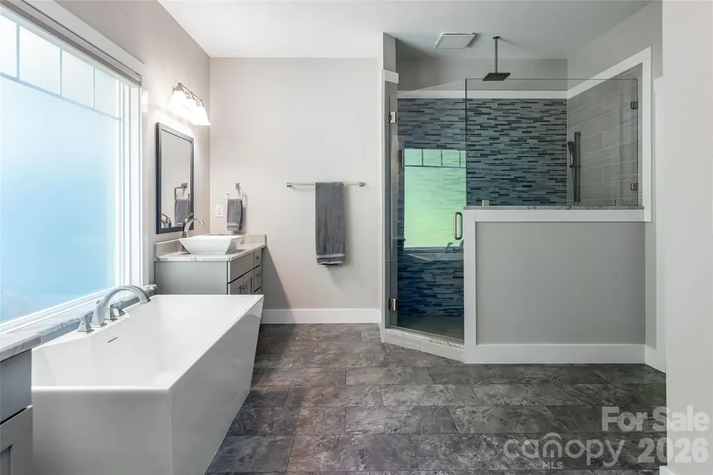 46 Nuthatch Court Fairview NC 28730