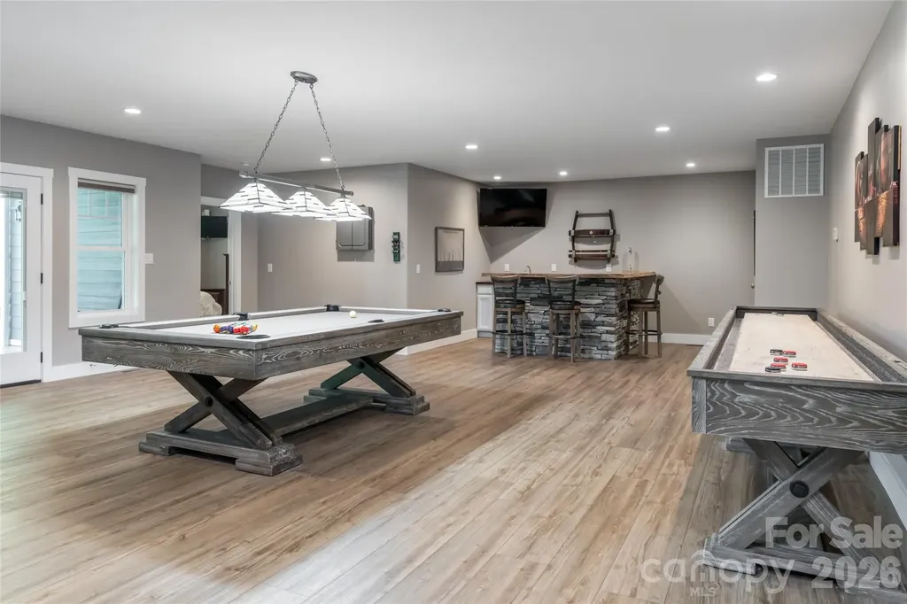 46 Nuthatch Court Fairview NC 28730
