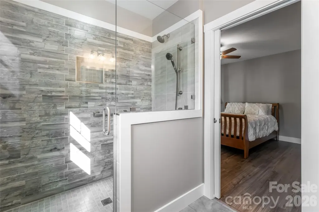46 Nuthatch Court Fairview NC 28730