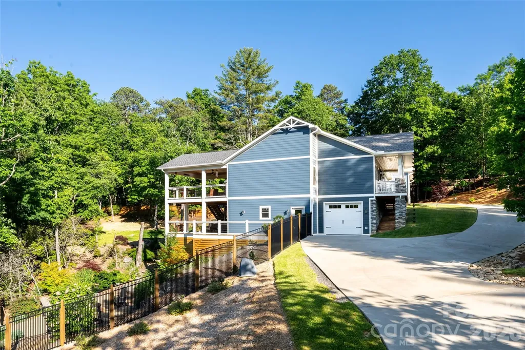 46 Nuthatch Court Fairview NC 28730